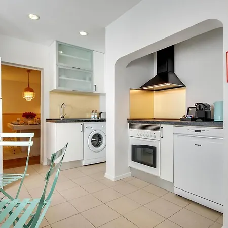 Almada Iii Apartman *